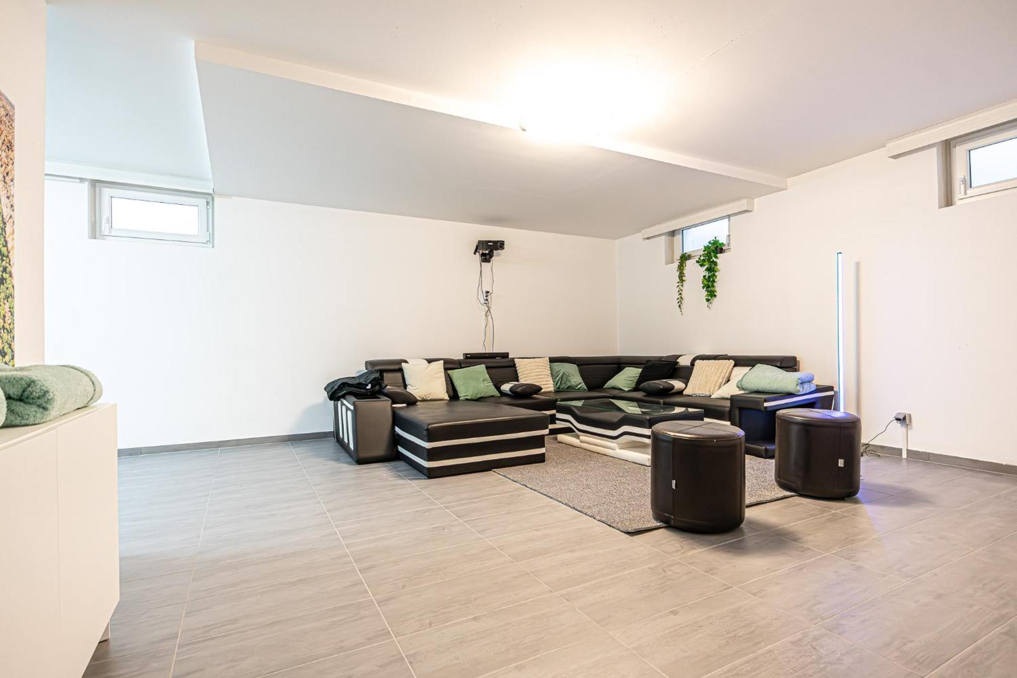 Luxury 6br With Private Pool & Sauna - Pets Allowed Villa *