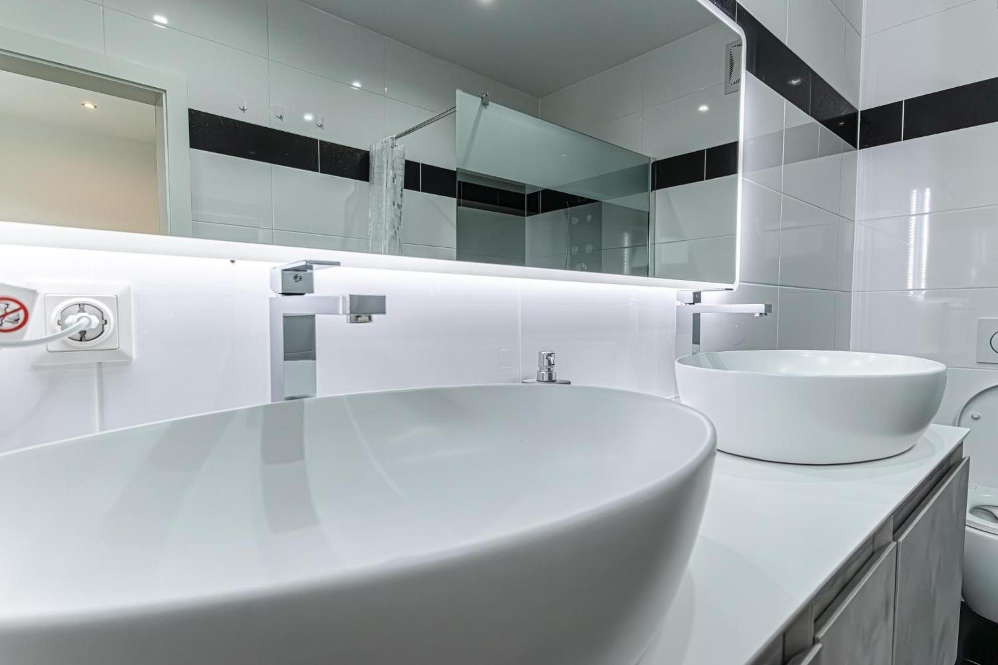 Luxury 6br With Private Pool & Sauna - Pets Allowed Wien
