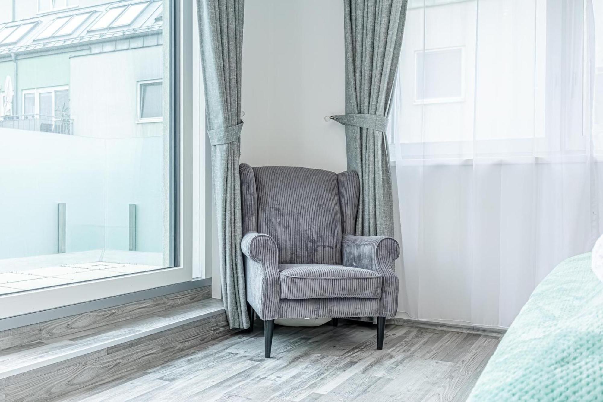 Luxury 6br With Private Pool & Sauna - Pets Allowed