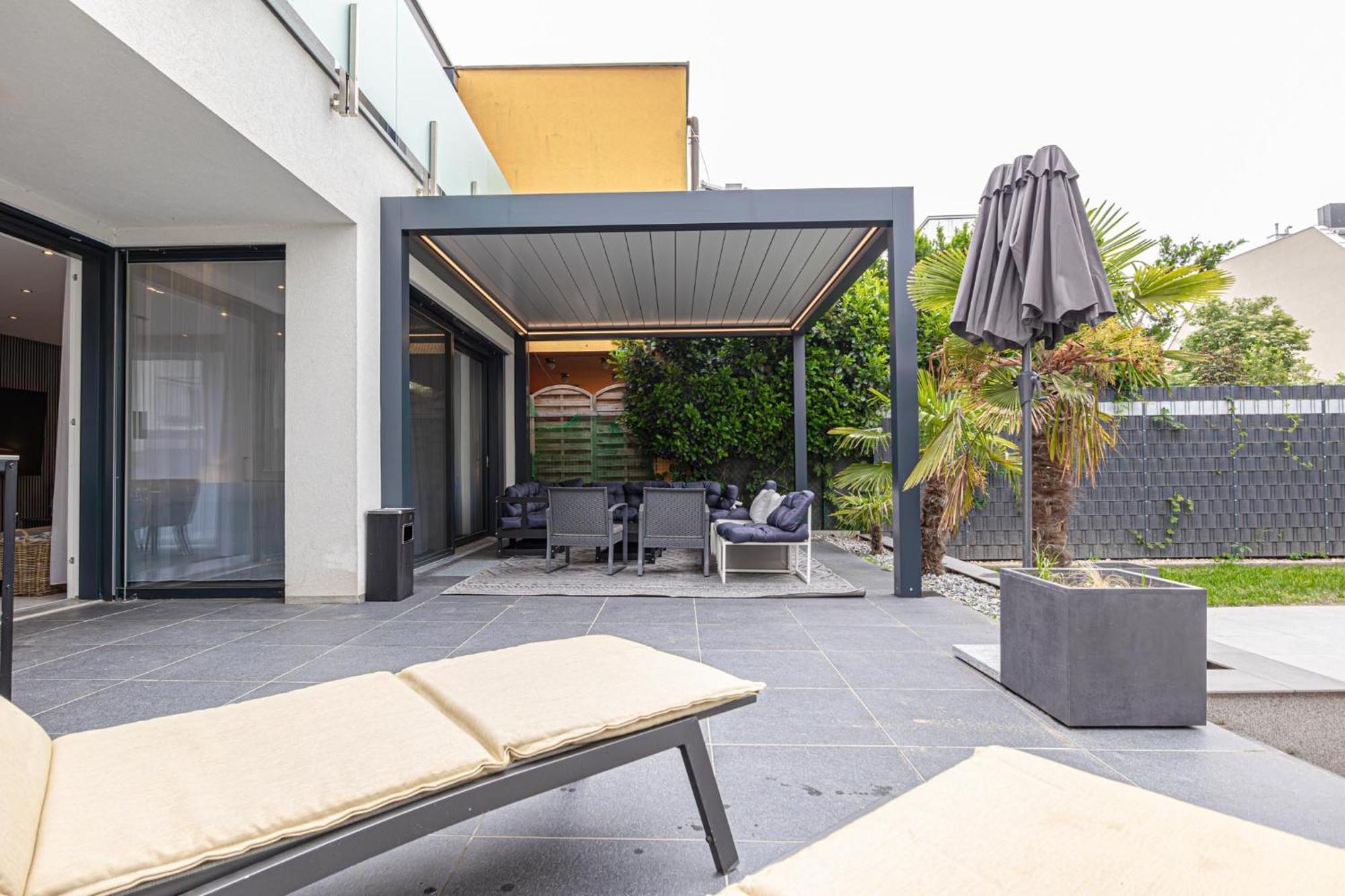 Luxury 6br With Private Pool & Sauna - Pets Allowed *
